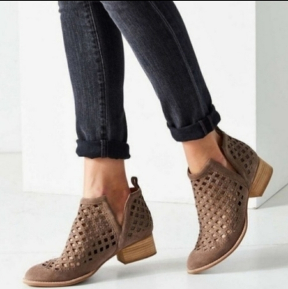 Jeffrey Campbell Taggart Dark Brown Ankle Bootie Size 7 - Picture 1 of 11